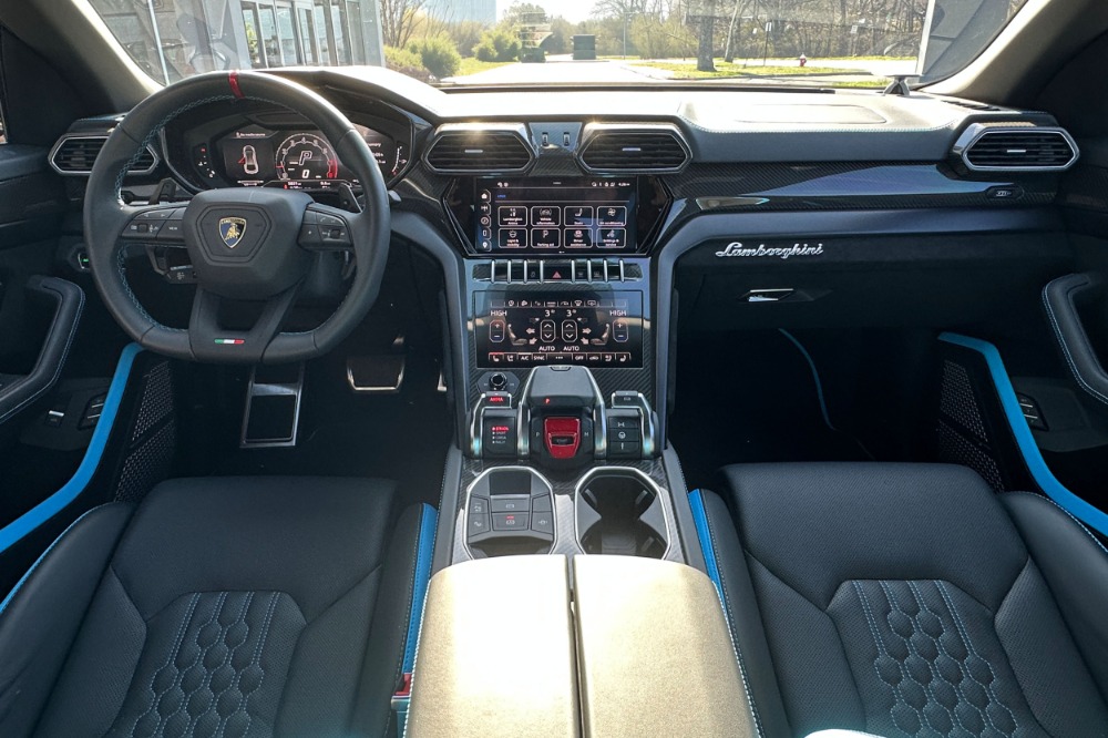 2024 Lamborghini Urus Image 4