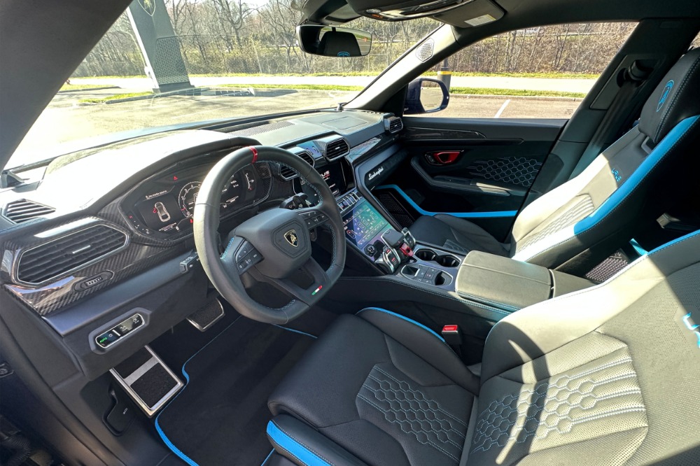 2024 Lamborghini Urus Image 6