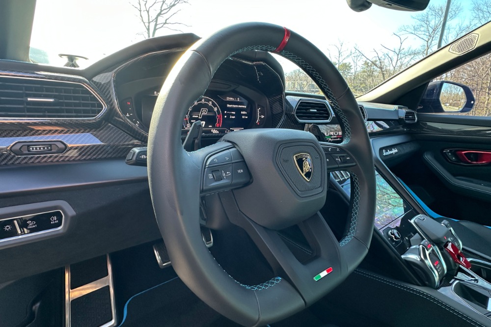 2024 Lamborghini Urus Image 7