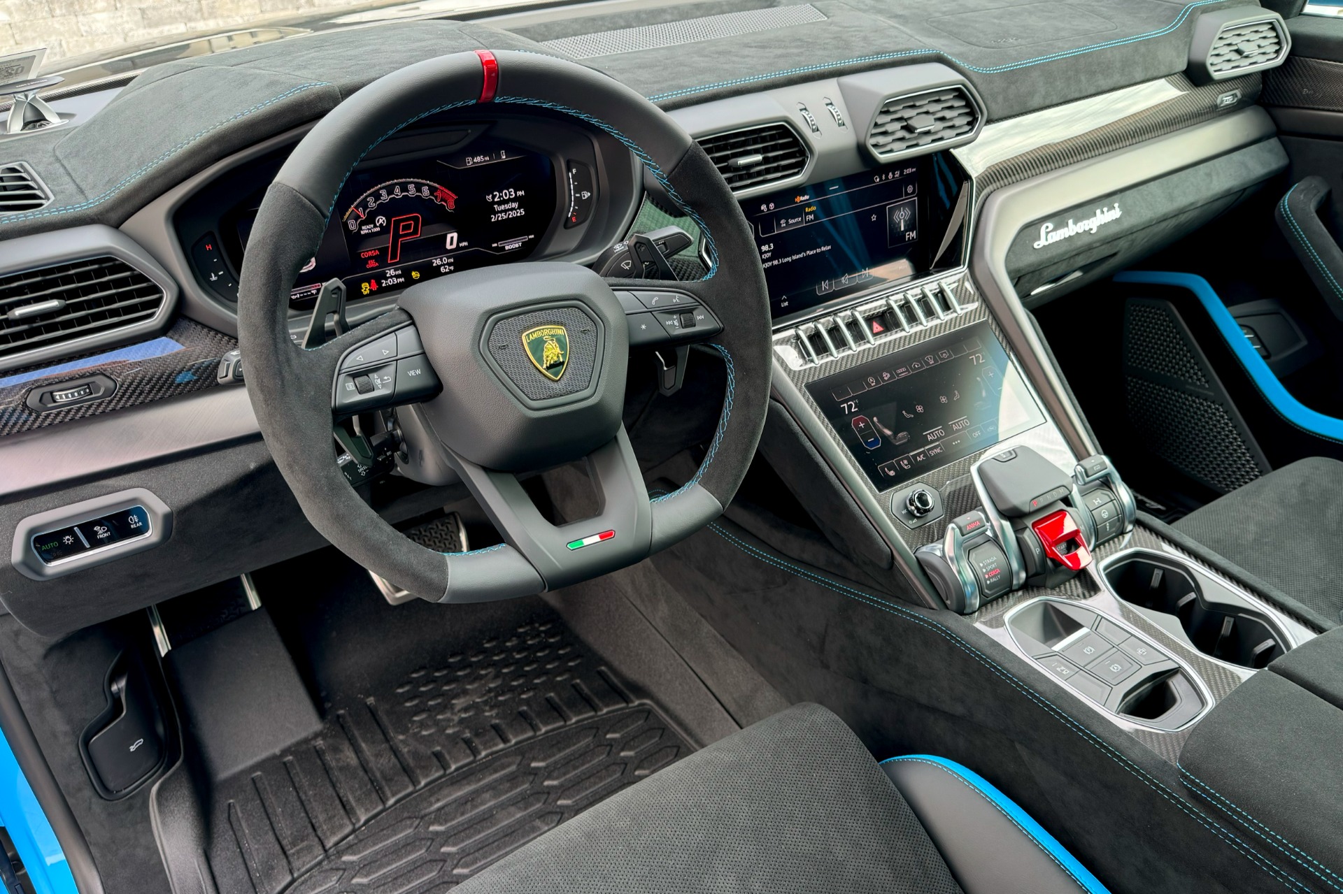 2024 Lamborghini Urus Image 13