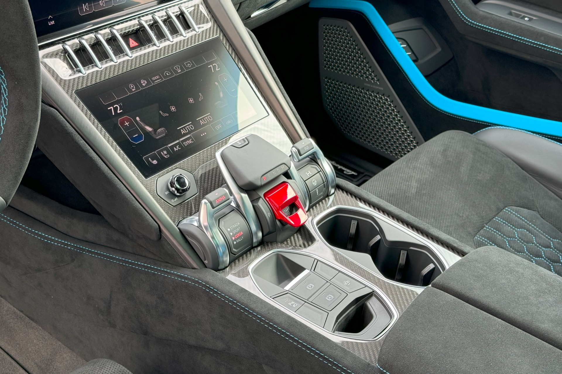 2024 Lamborghini Urus Image 15
