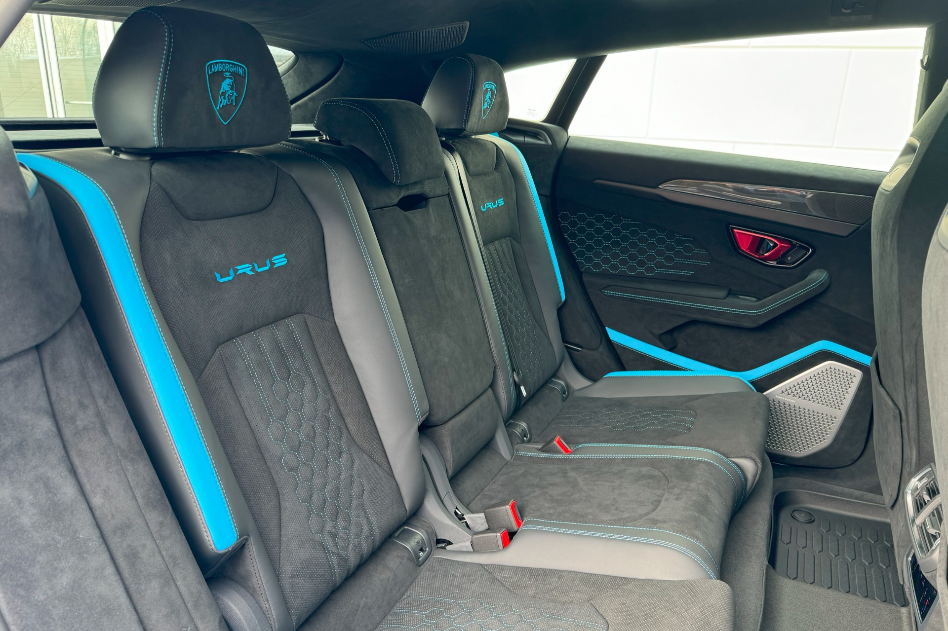 2024 Lamborghini Urus Image 19
