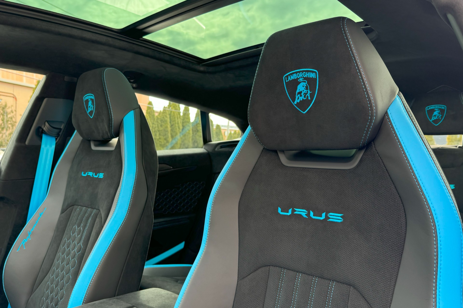 2024 Lamborghini Urus Image 24