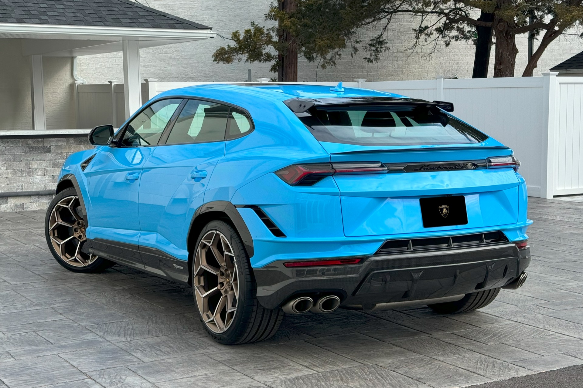 2024 Lamborghini Urus Image 3