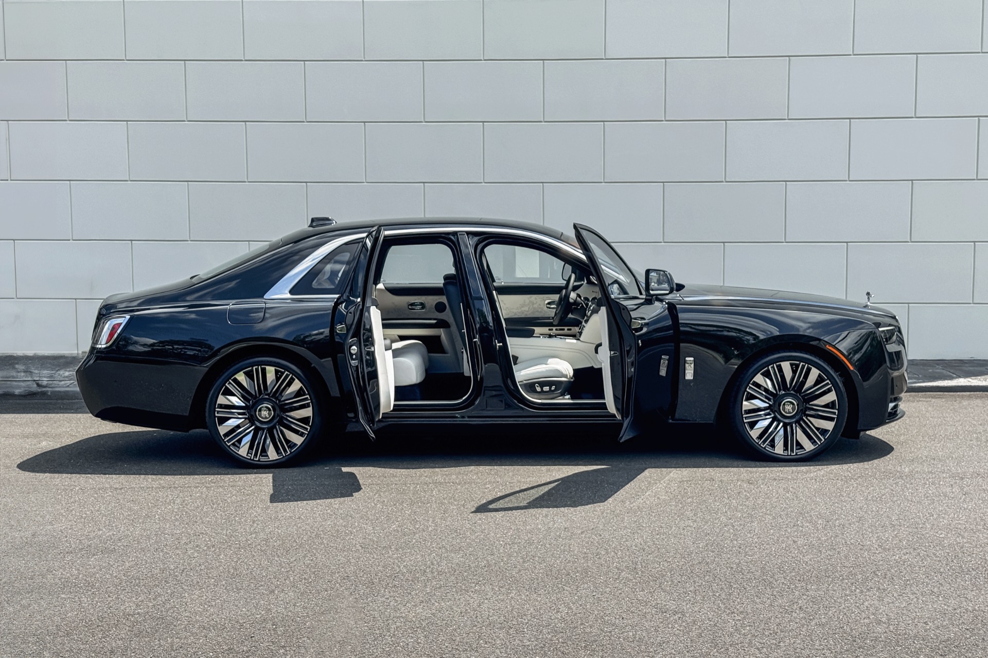 New-2025-Rolls-Royce-Ghost-