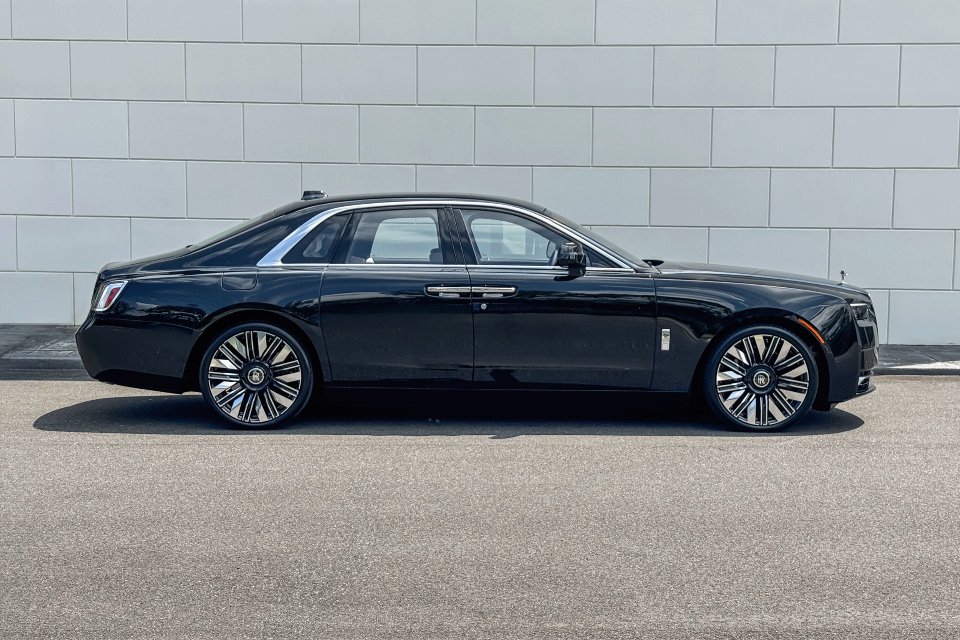 New-2025-Rolls-Royce-Ghost-