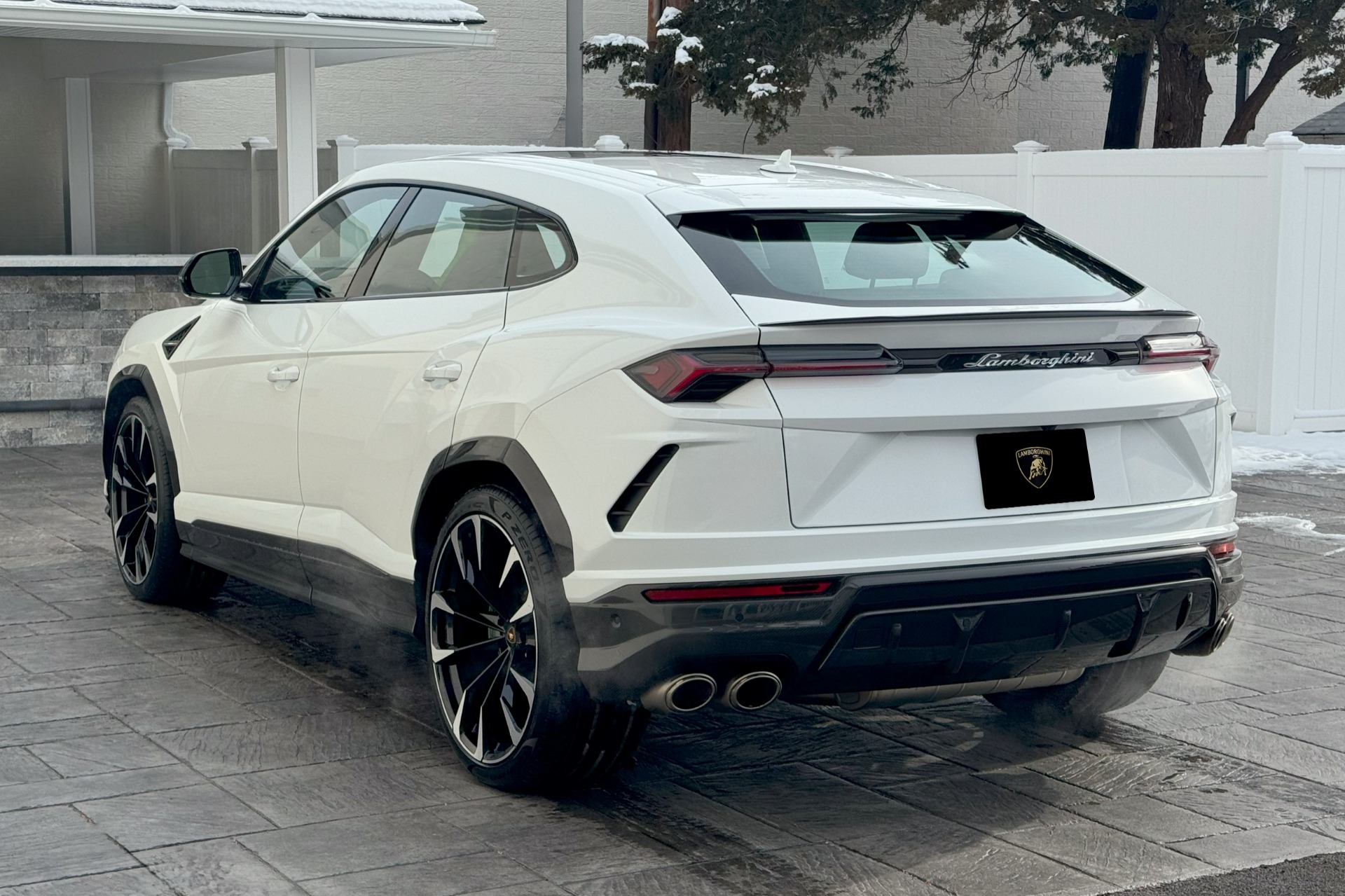 2022 Lamborghini Urus Image 23