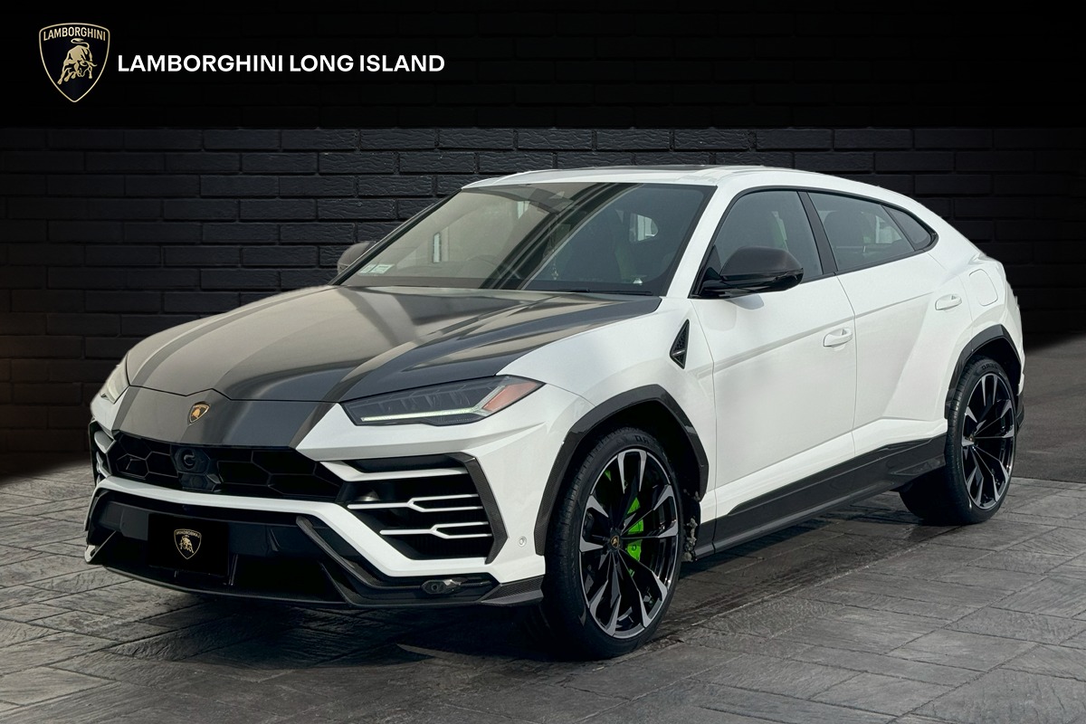 2022 Lamborghini Urus Image 1