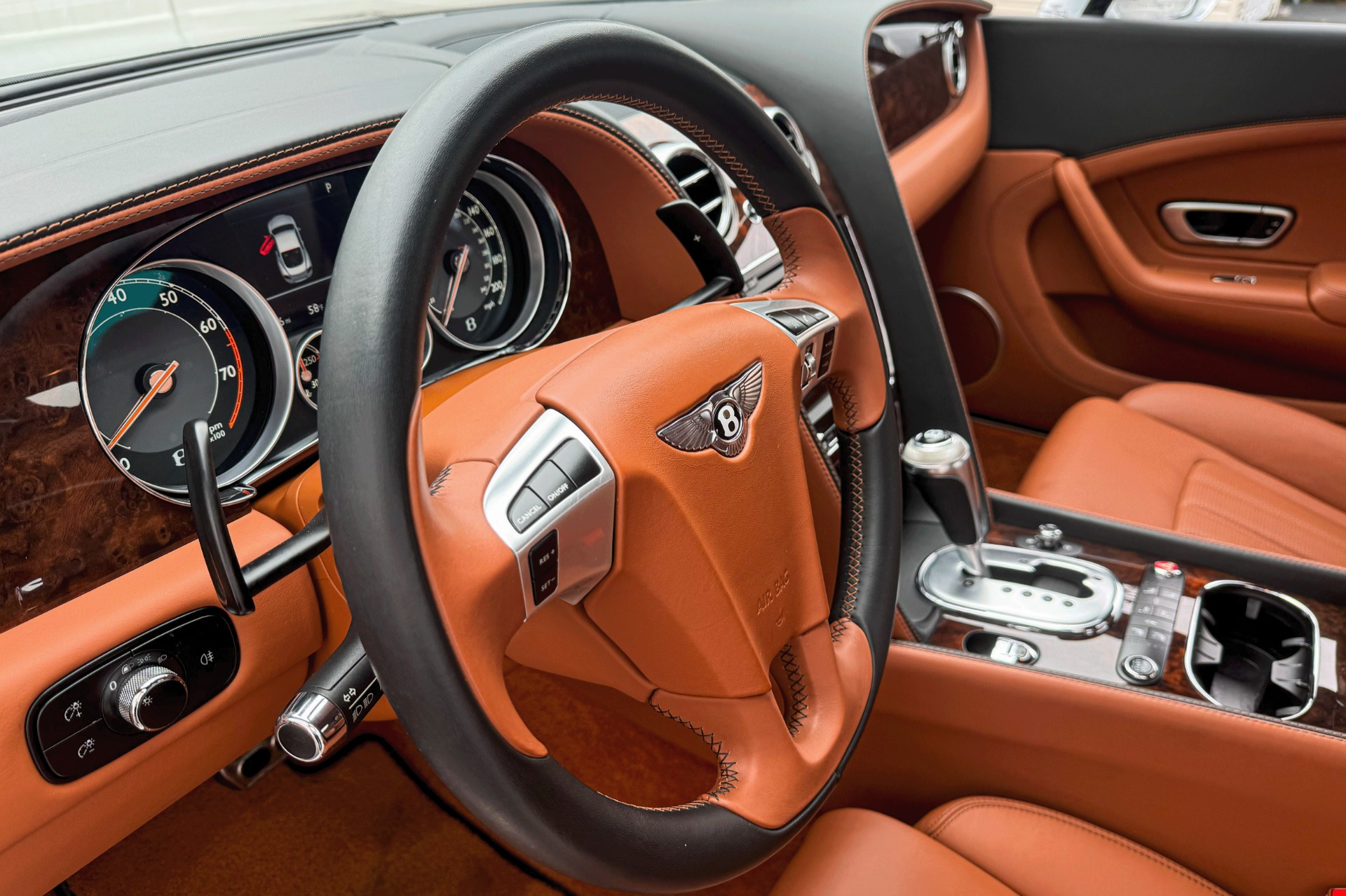 2014 Bentley Continental Image 8