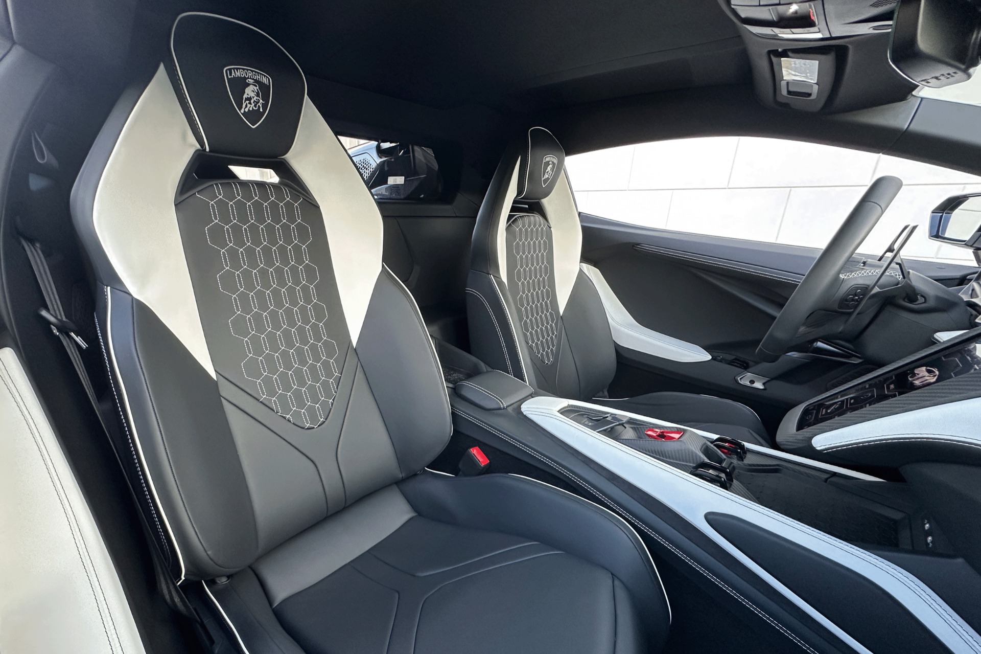 2026 Lamborghini Revuelto Image 12
