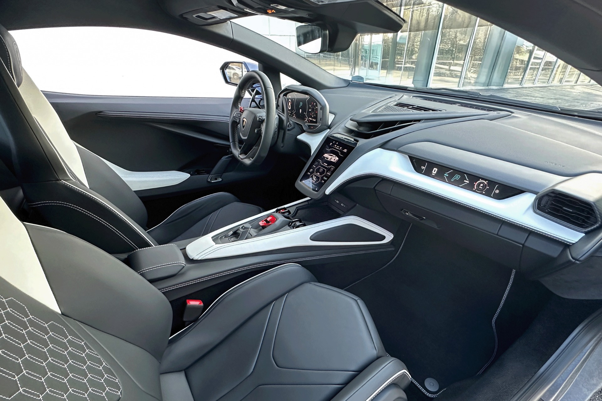 2026 Lamborghini Revuelto Image 13