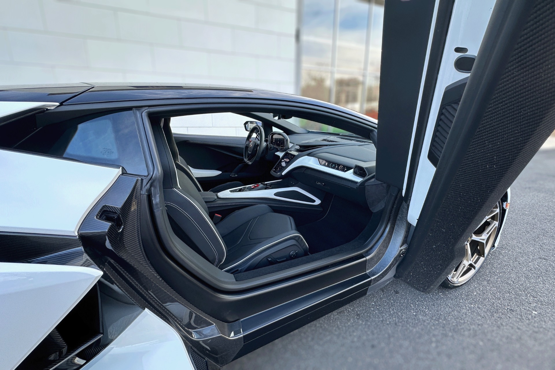 2026 Lamborghini Revuelto Image 14