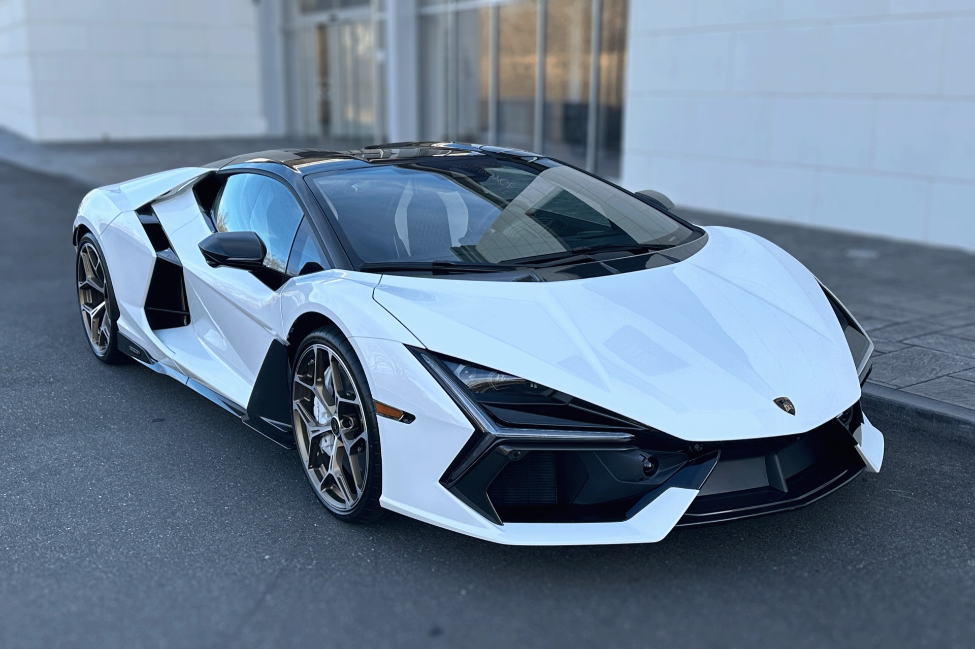 2026 Lamborghini Revuelto Image 15