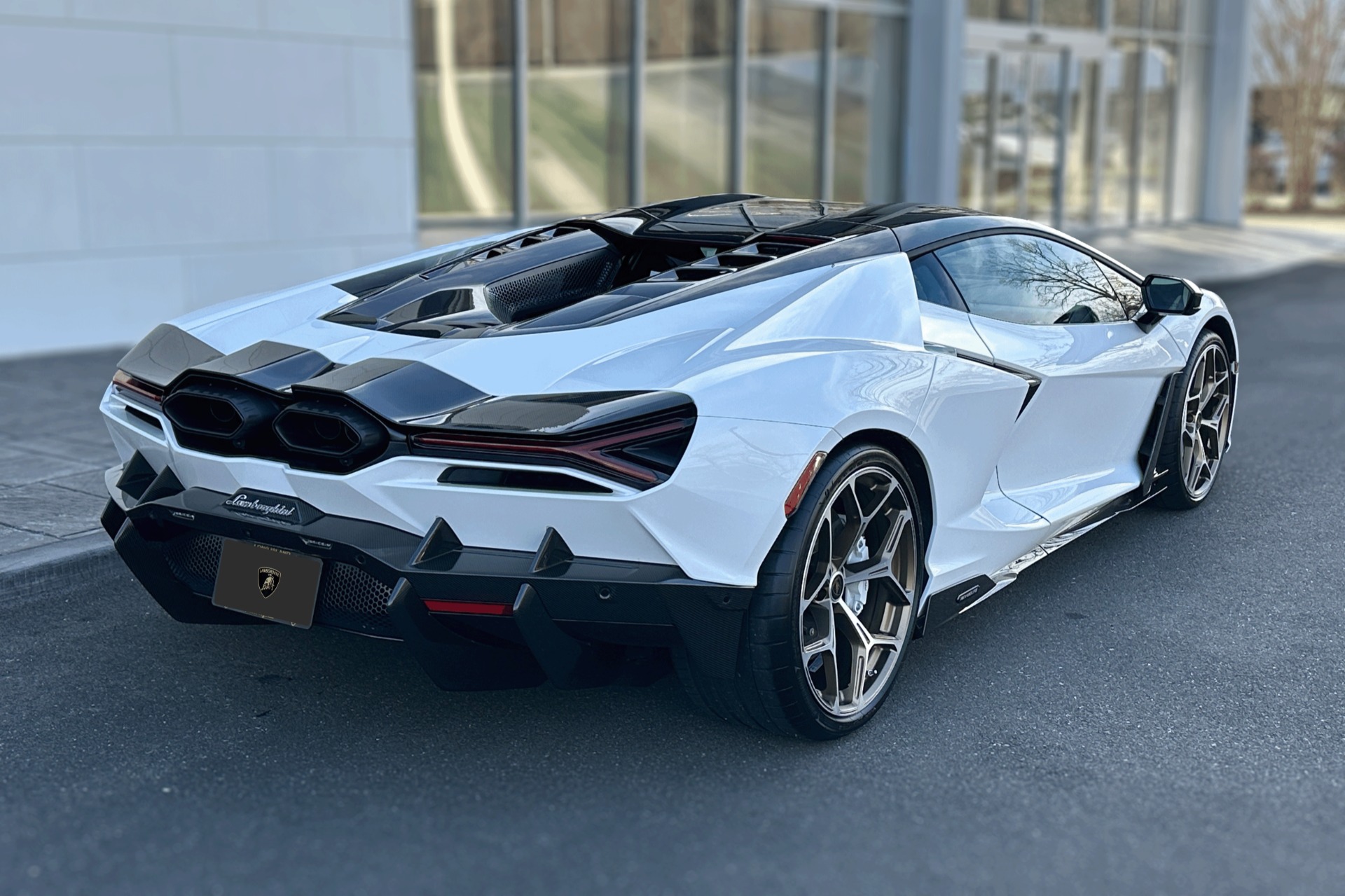 2026 Lamborghini Revuelto Image 2