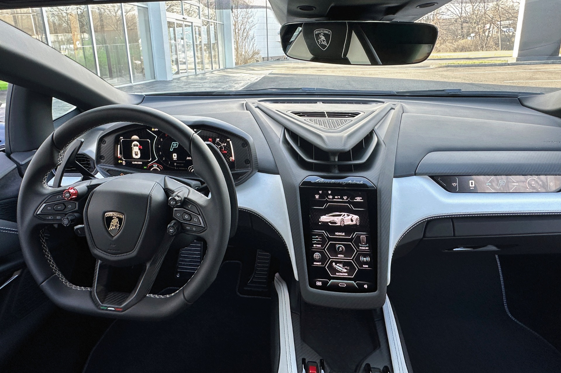 2026 Lamborghini Revuelto Image 5
