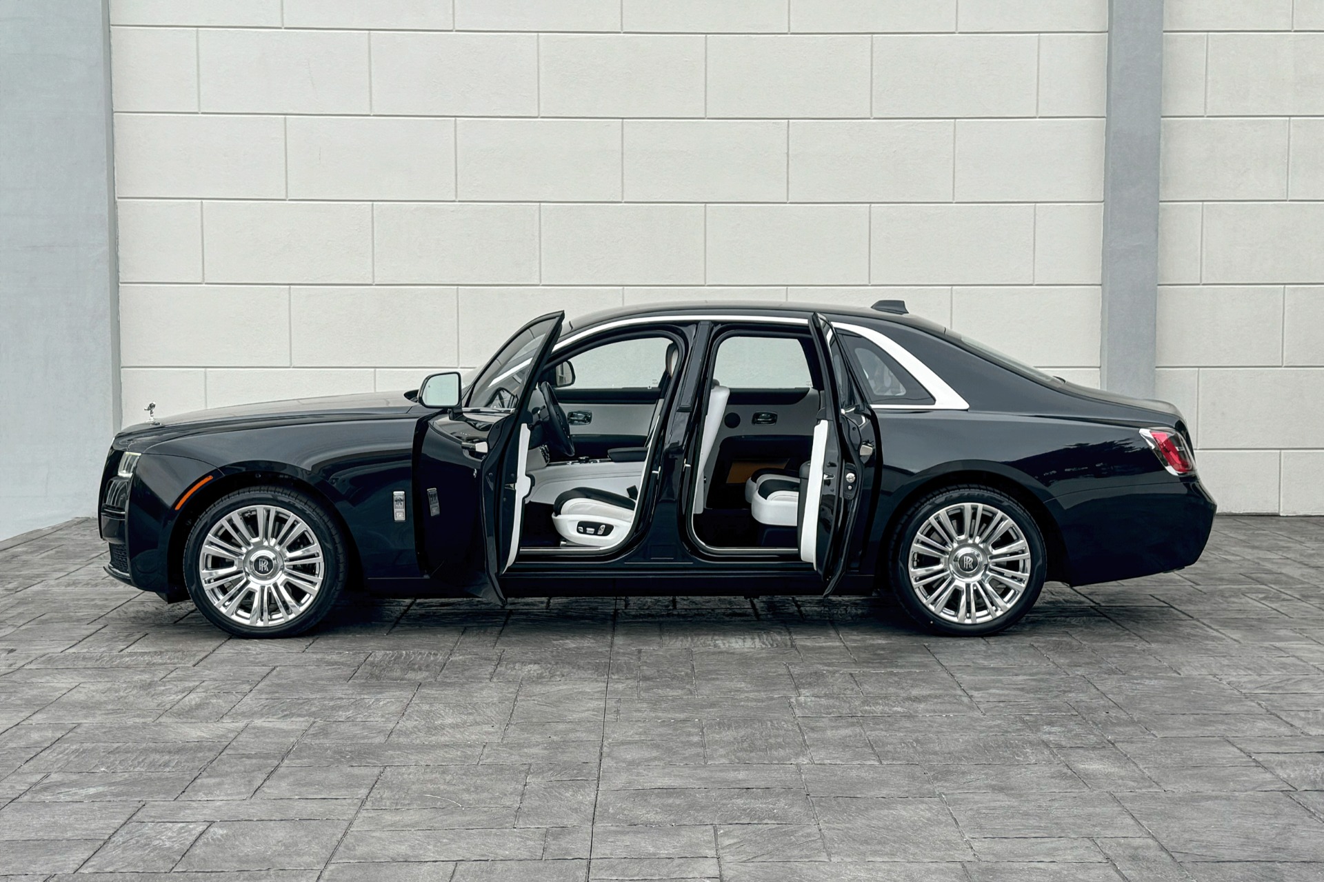 2021 Rolls-Royce Ghost Image 3