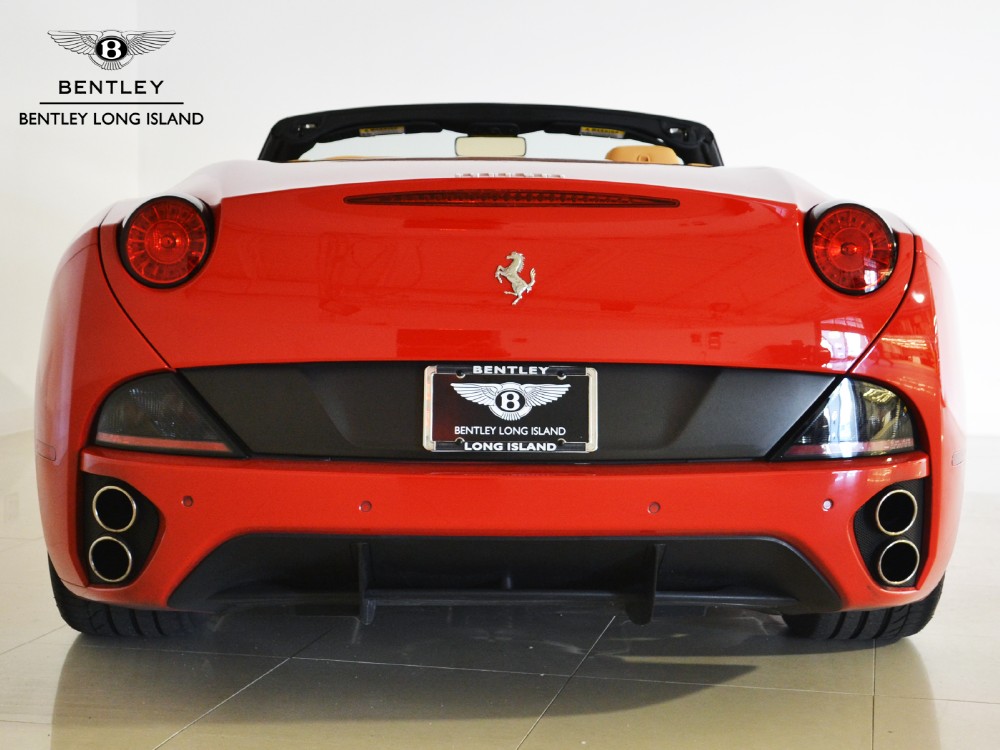 2010 Ferrari California Image 10