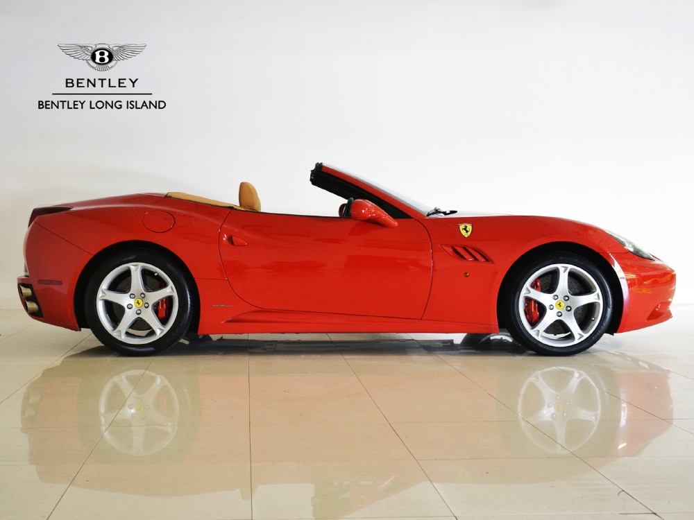 2010 Ferrari California Image 11