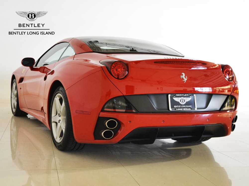 2010 Ferrari California Image 16