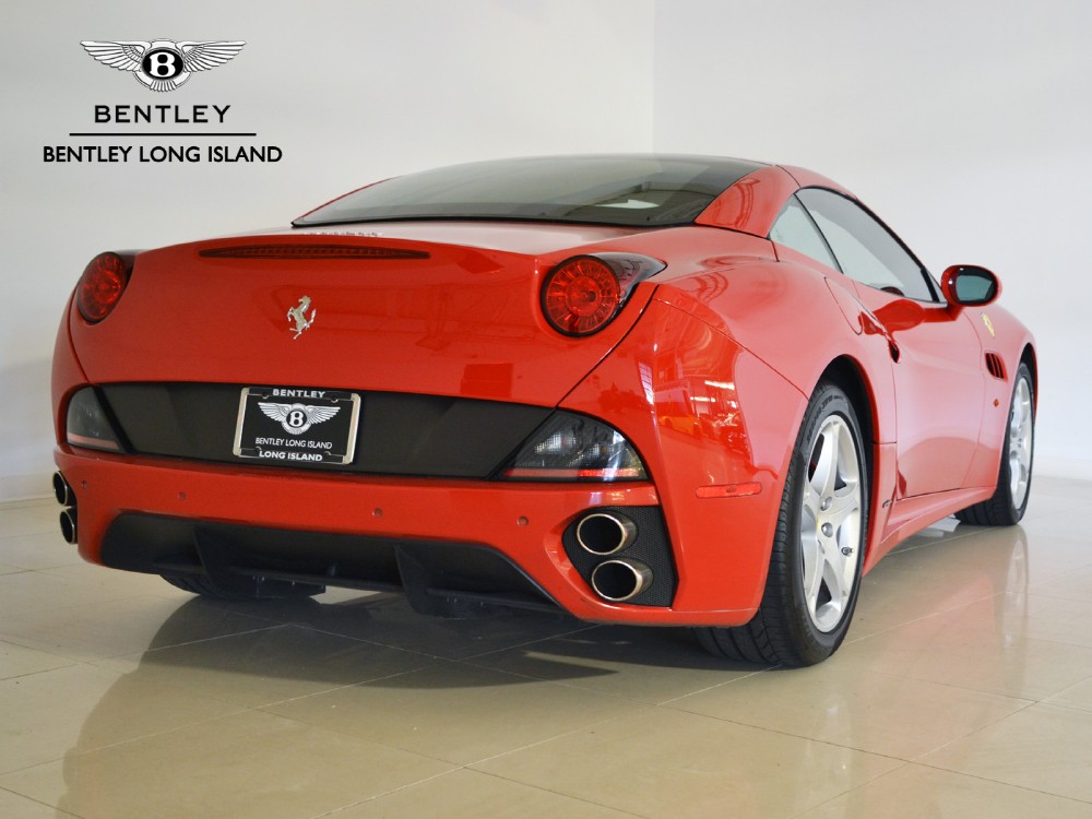 2010 Ferrari California Image 18