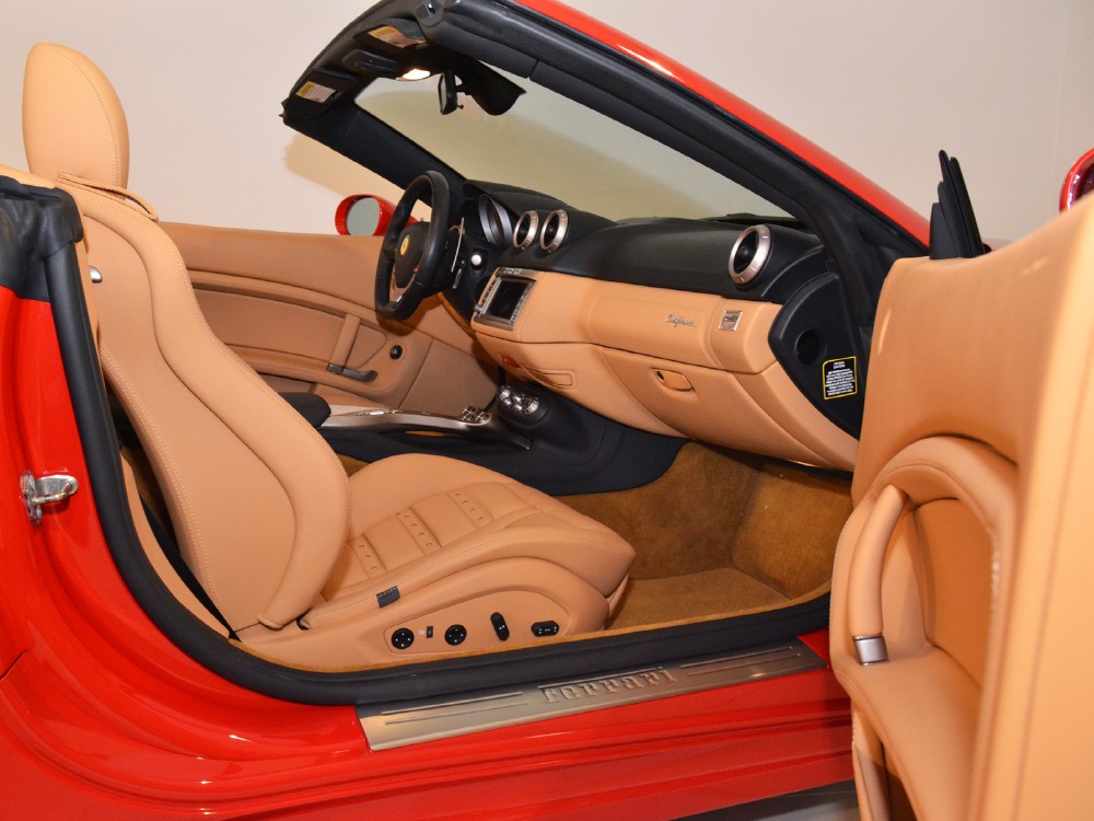 2010 Ferrari California Image 26