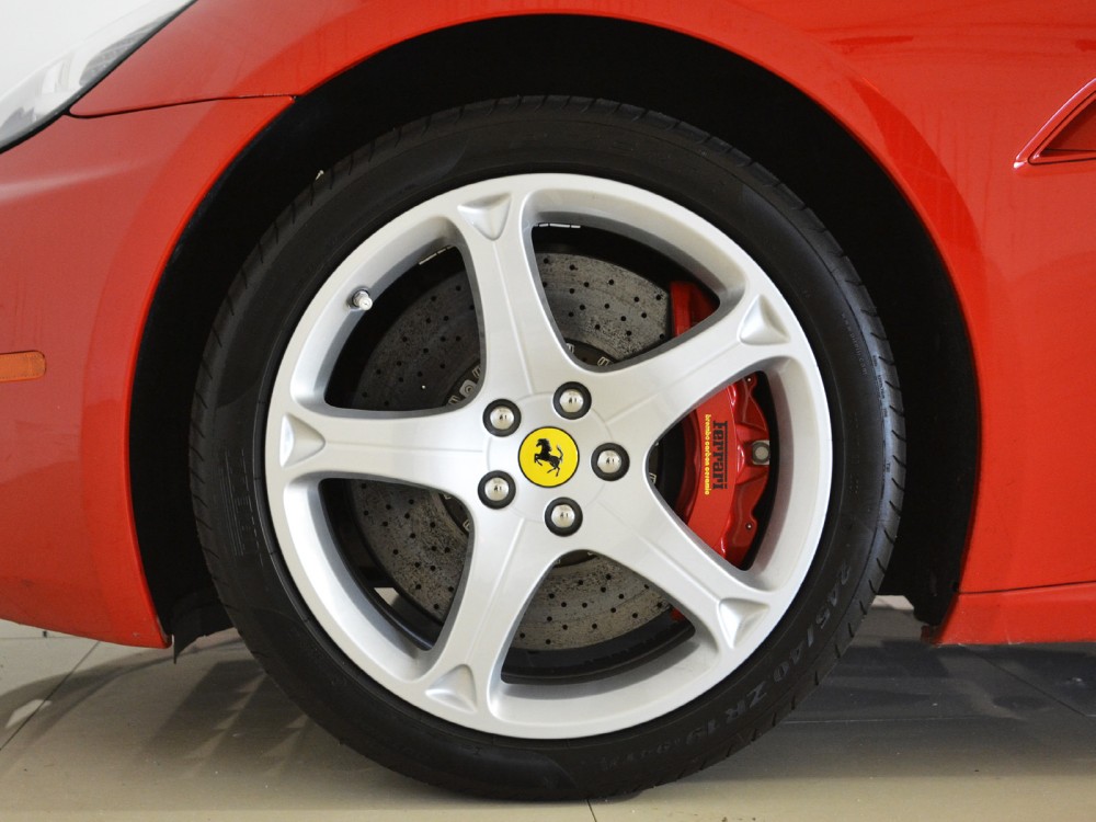 2010 Ferrari California Image 4