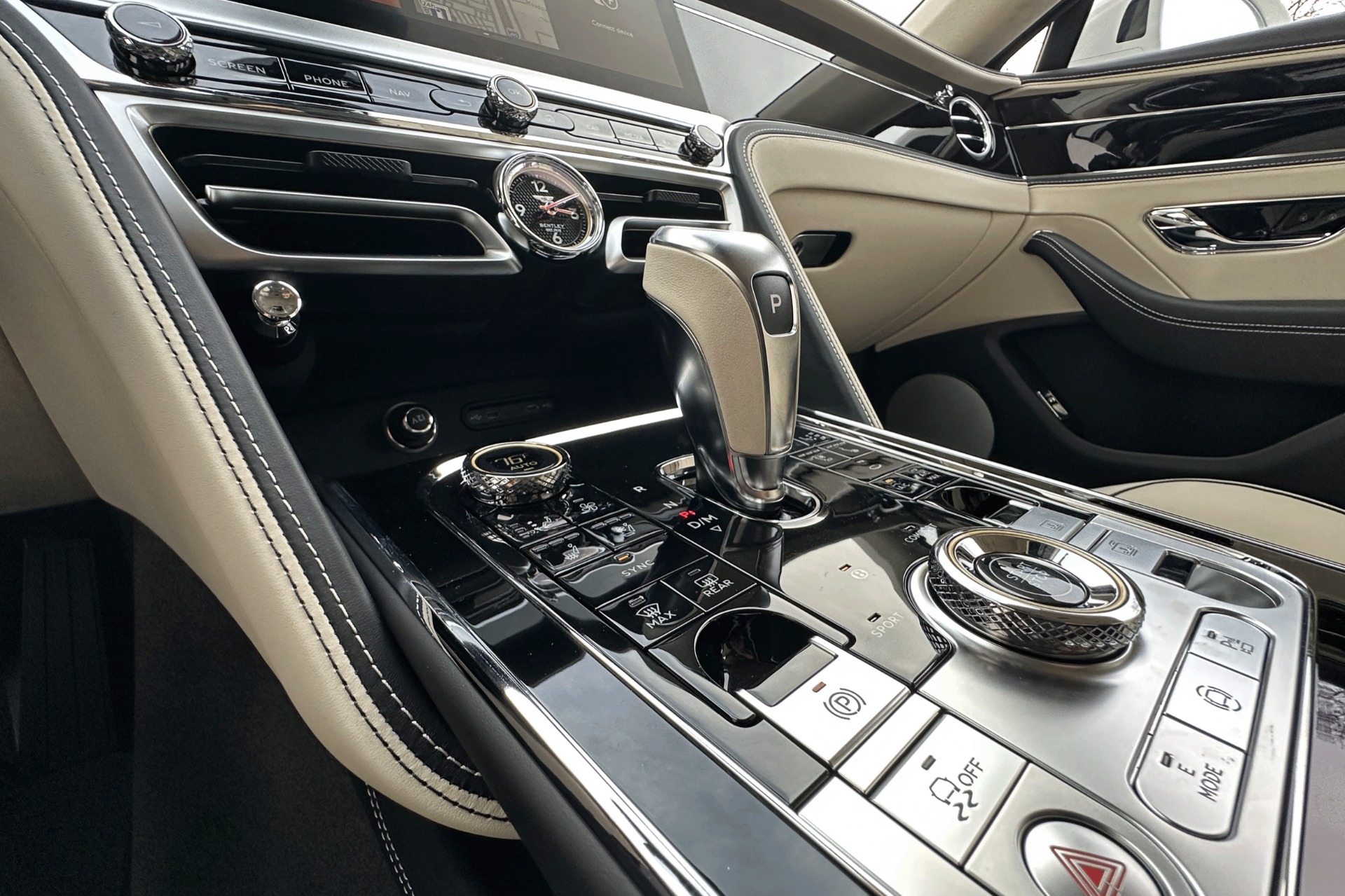 2026 Bentley Flying Spur Image 11