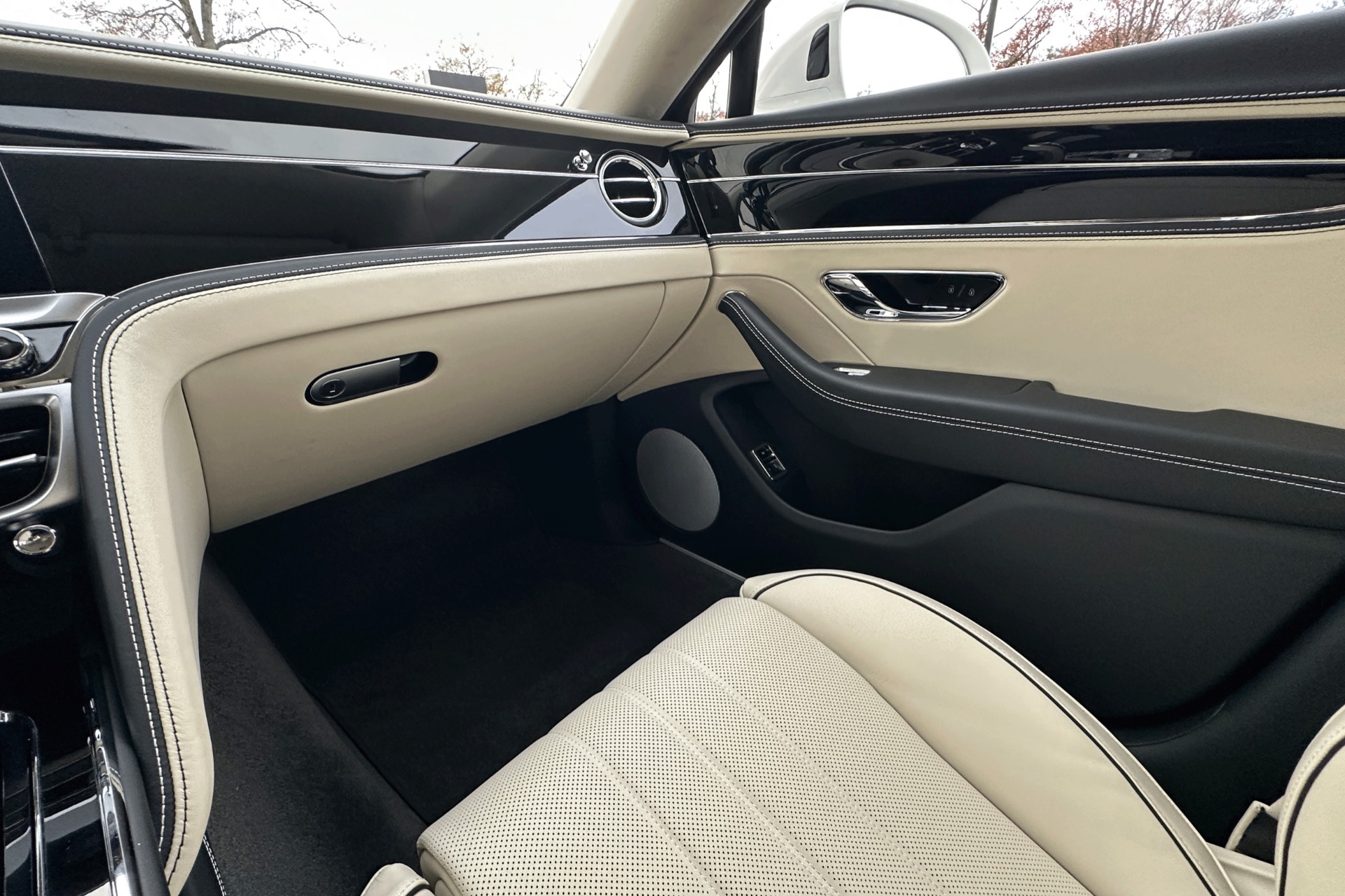 2026 Bentley Flying Spur Image 12