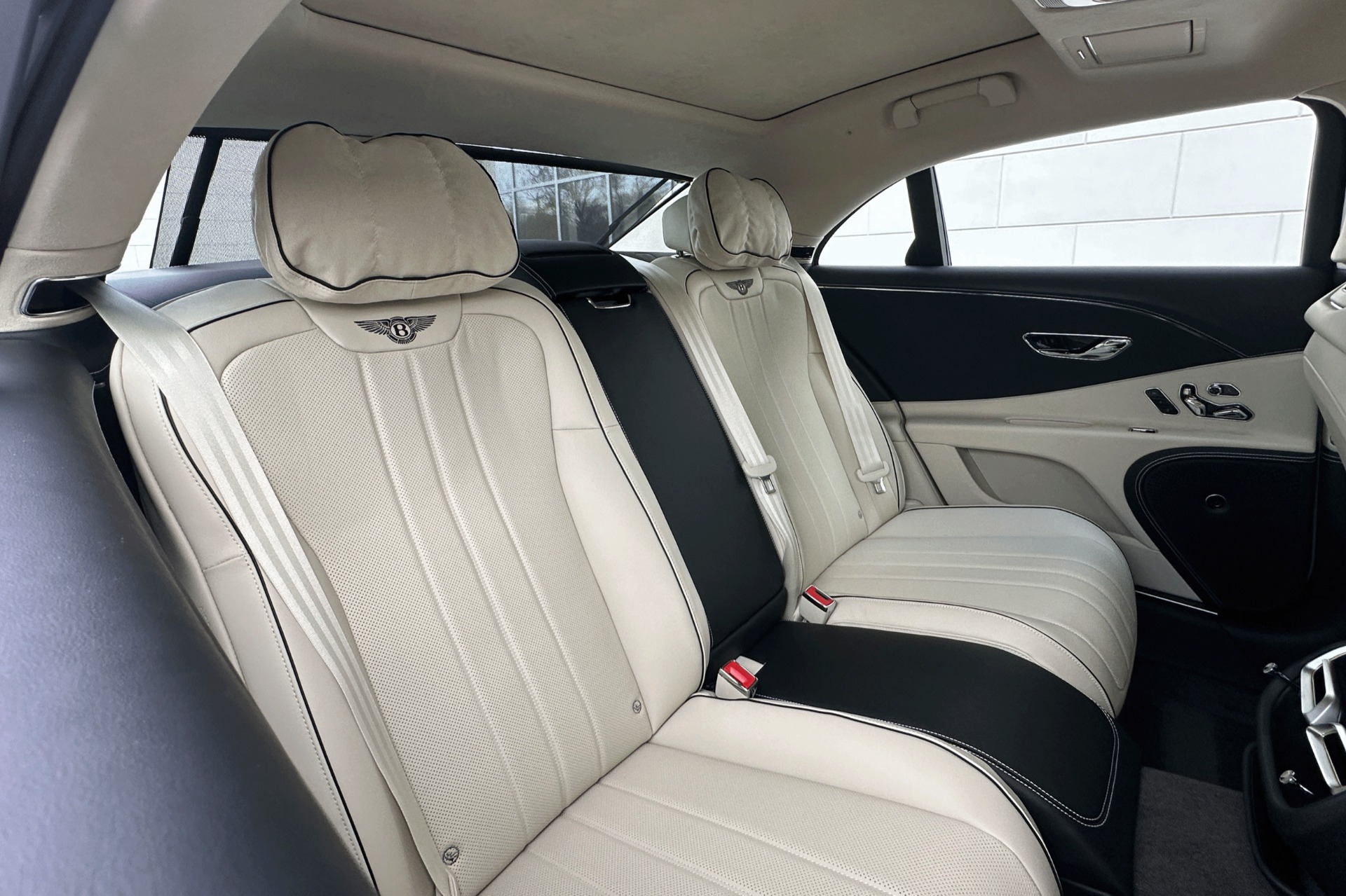2026 Bentley Flying Spur Image 16