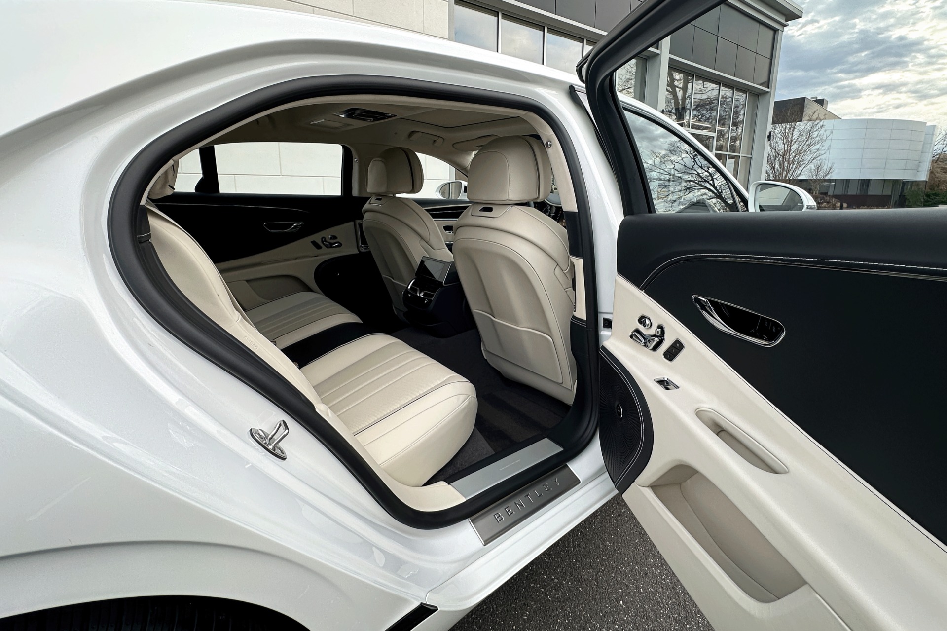 2026 Bentley Flying Spur Image 17