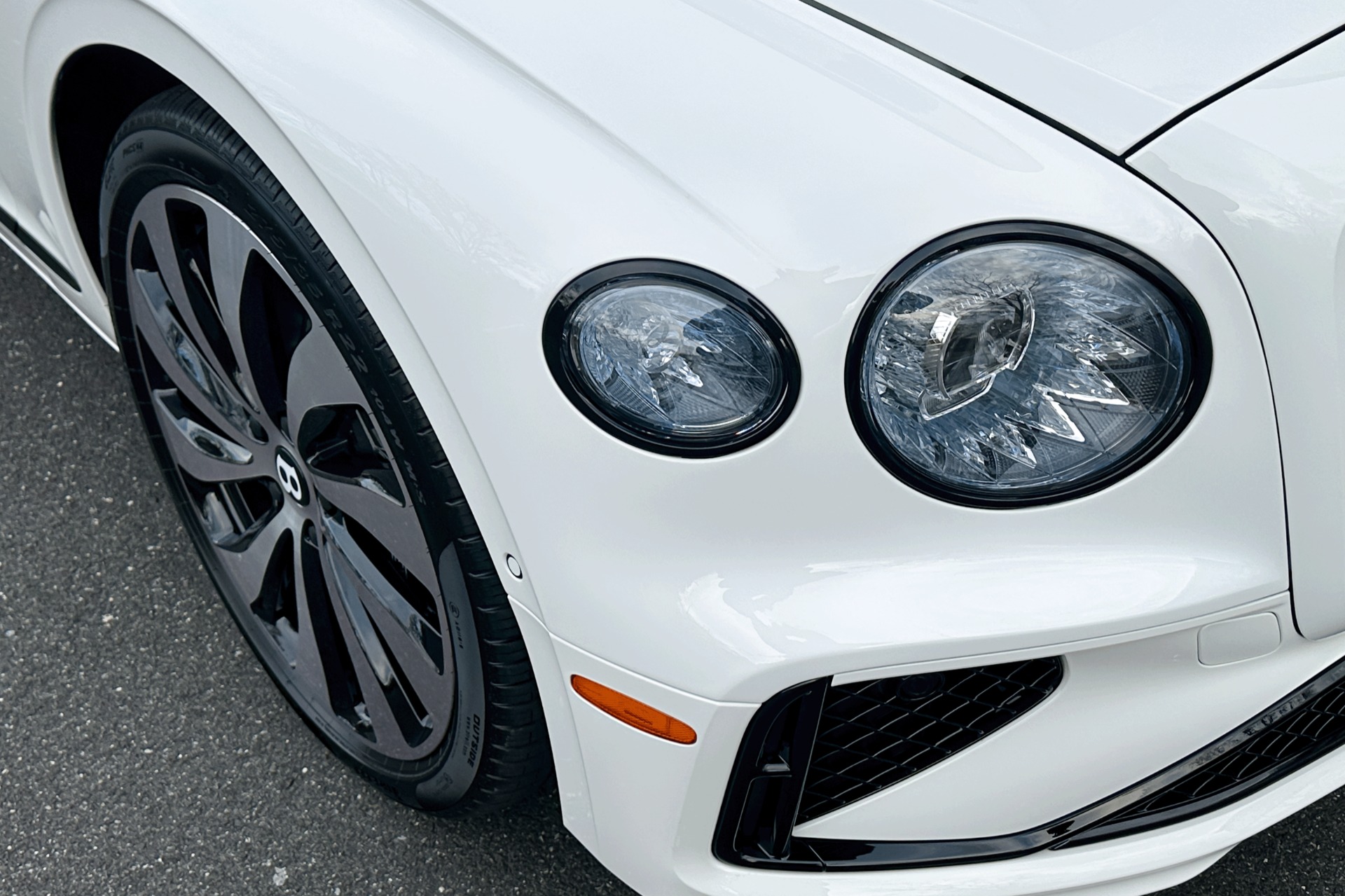 2026 Bentley Flying Spur Image 24