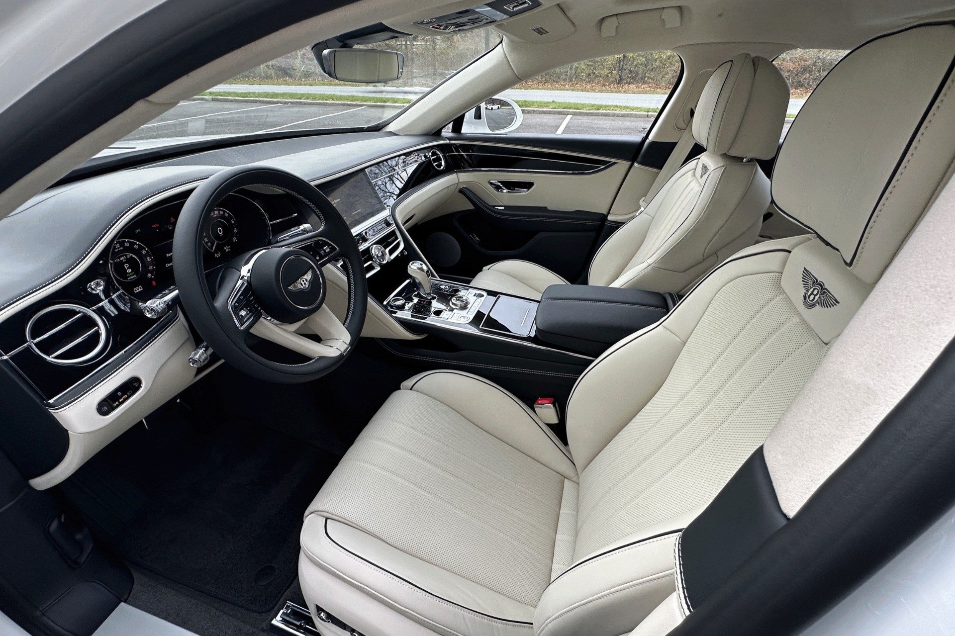 2026 Bentley Flying Spur Image 8