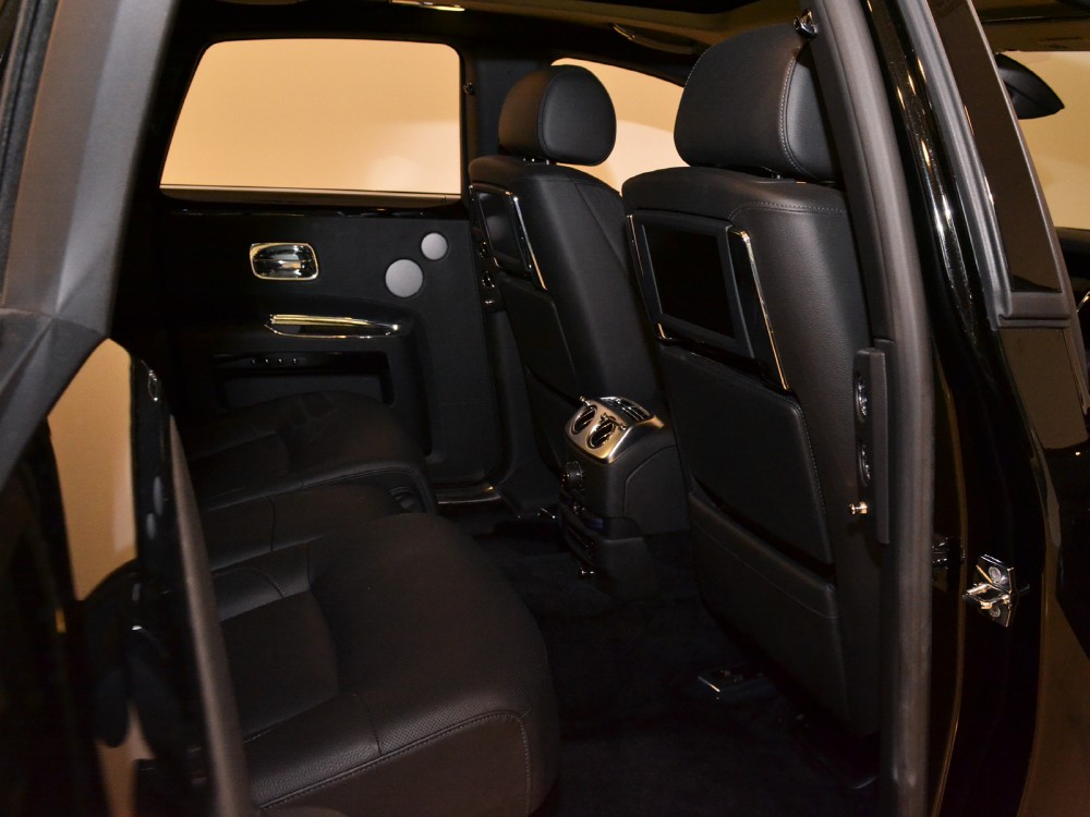 2011 Rolls-Royce Ghost Image 23