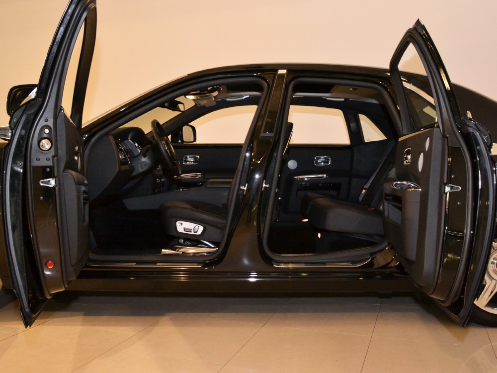 2011 Rolls-Royce Ghost Image 24