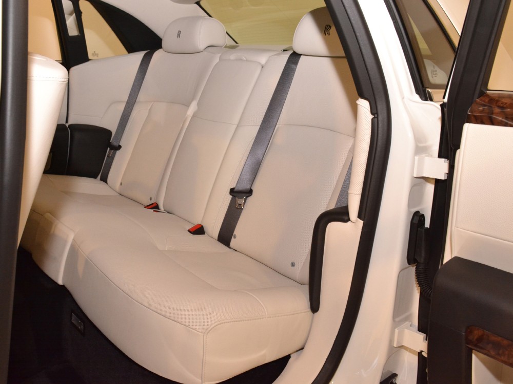 2011 Rolls-Royce Ghost Image 17
