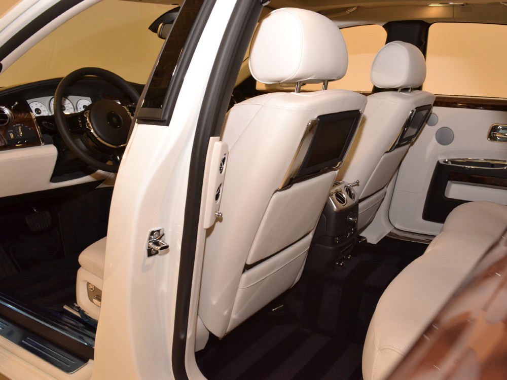 2011 Rolls-Royce Ghost Image 18