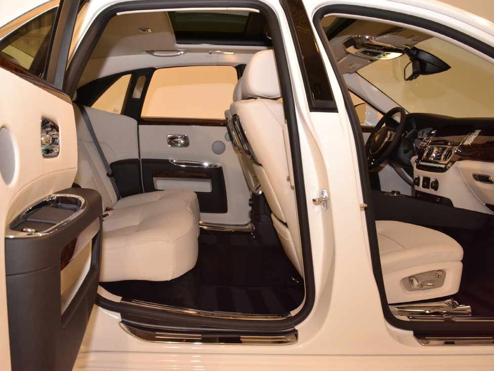 2011 Rolls-Royce Ghost Image 21