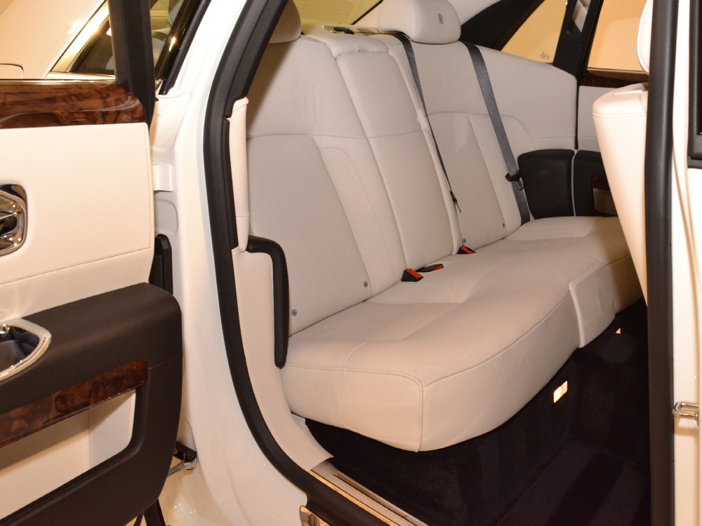 2011 Rolls-Royce Ghost Image 22