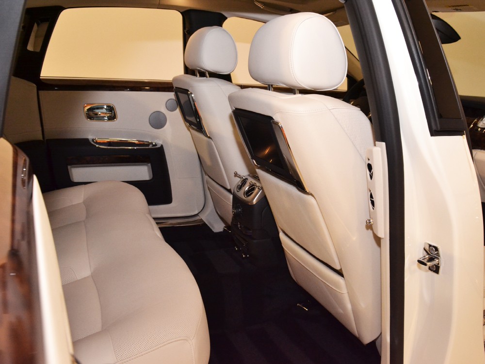 2011 Rolls-Royce Ghost Image 23