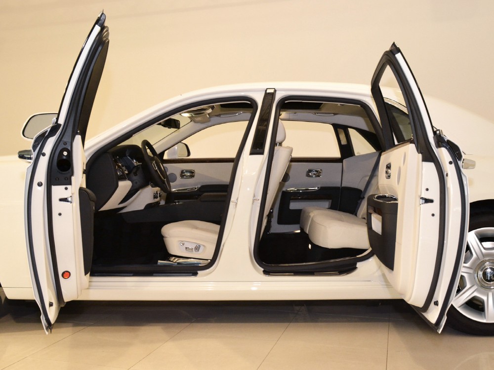 2011 Rolls-Royce Ghost Image 28