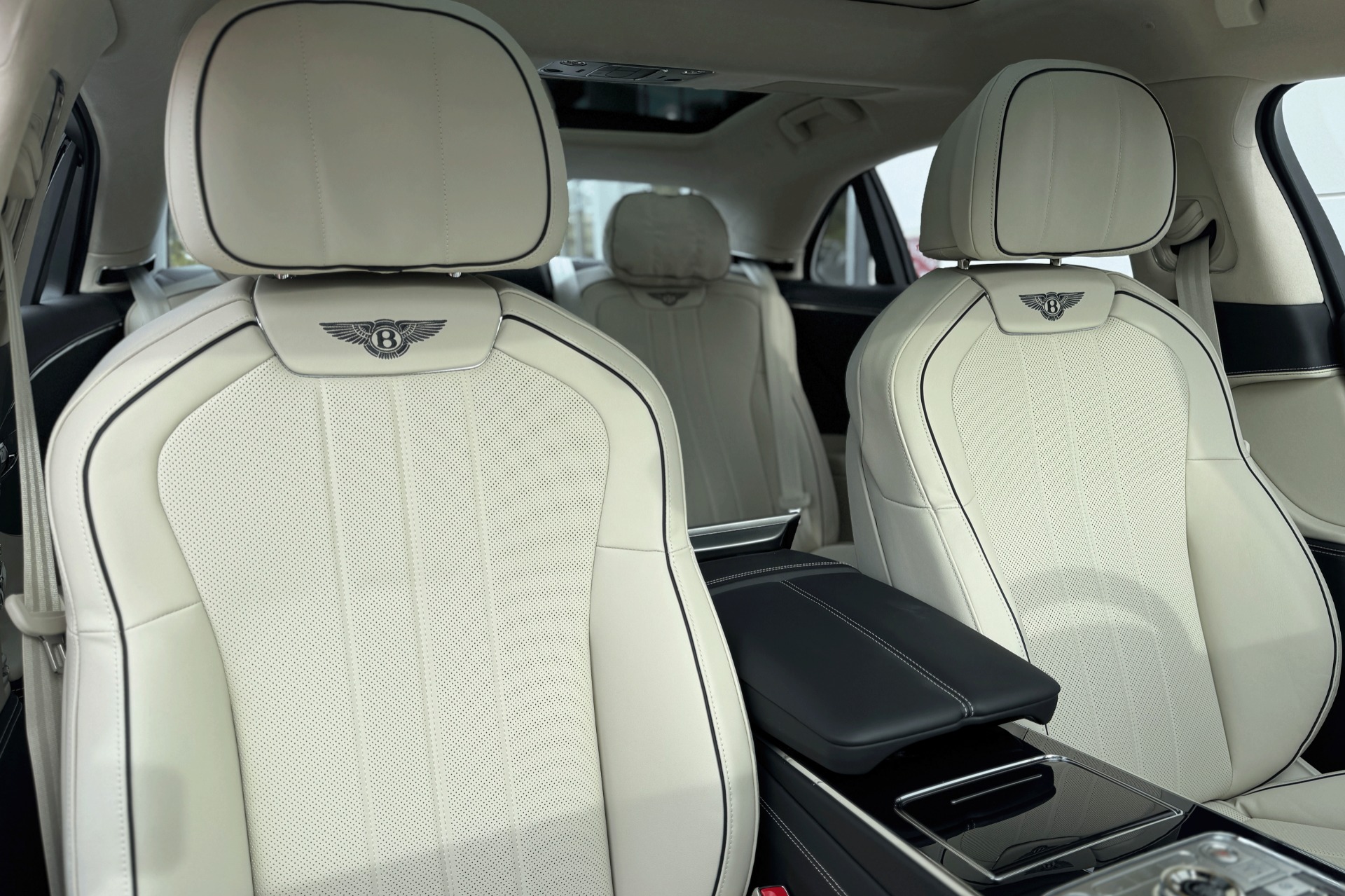2026 Bentley Flying Spur Image 12