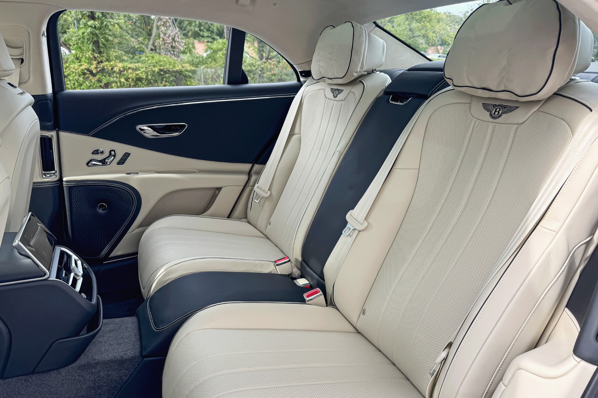 2026 Bentley Flying Spur Image 15