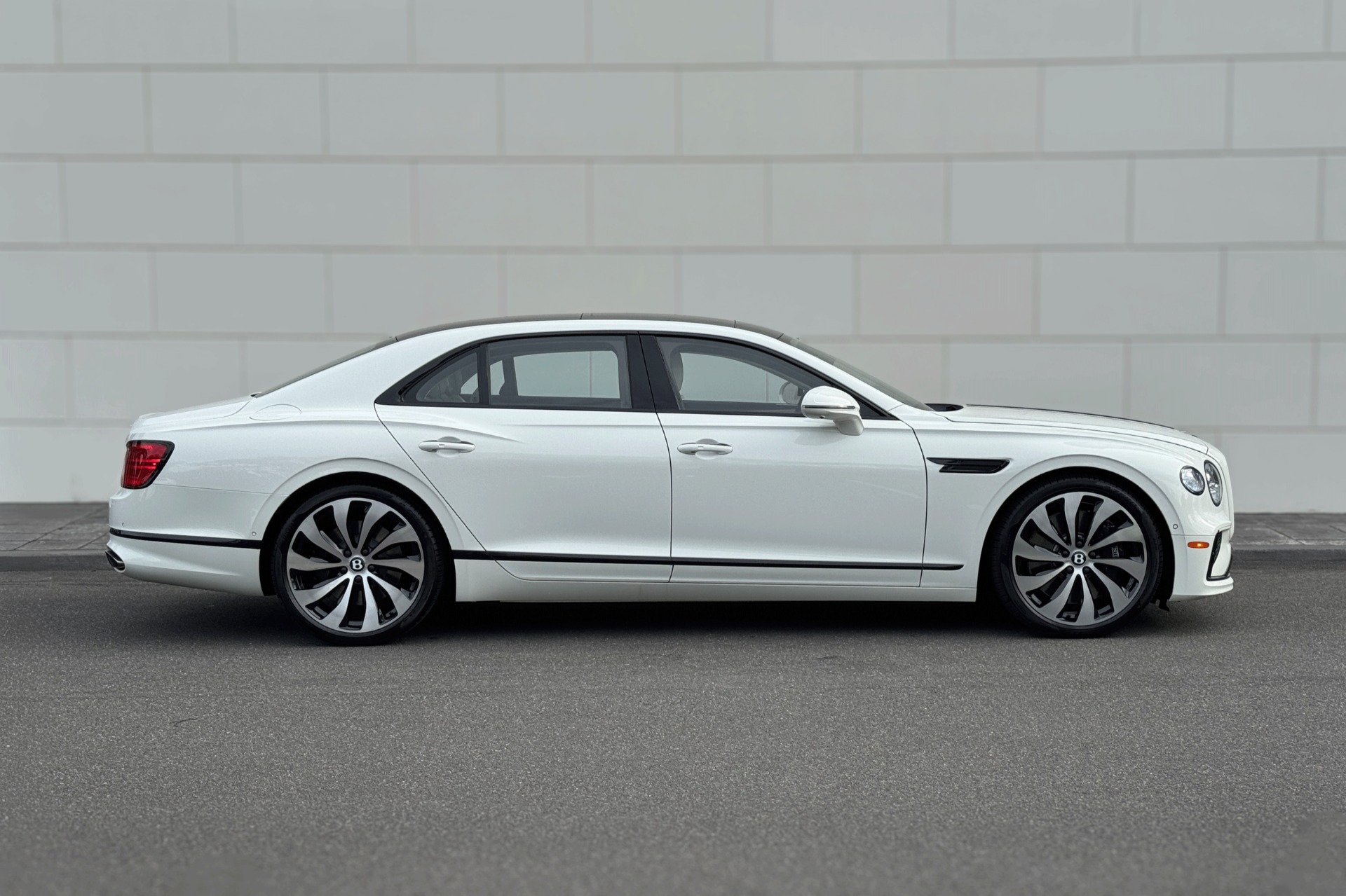 2026 Bentley Flying Spur Image 5