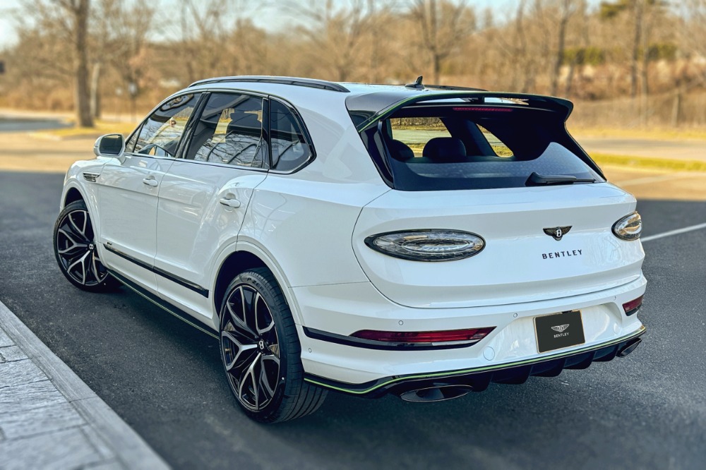 2026 Bentley Bentayga Image 3