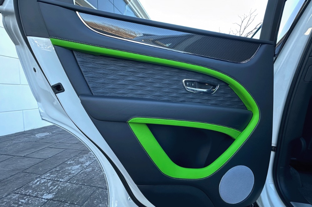 2026 Bentley Bentayga Image 7