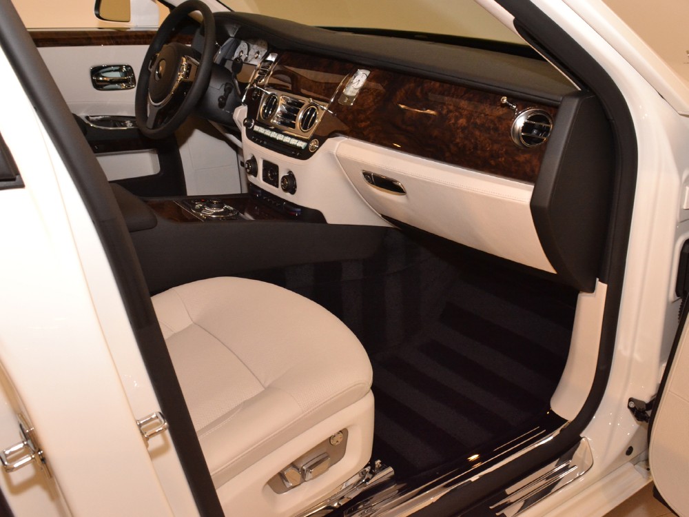 2012 Rolls-Royce Ghost Image 14