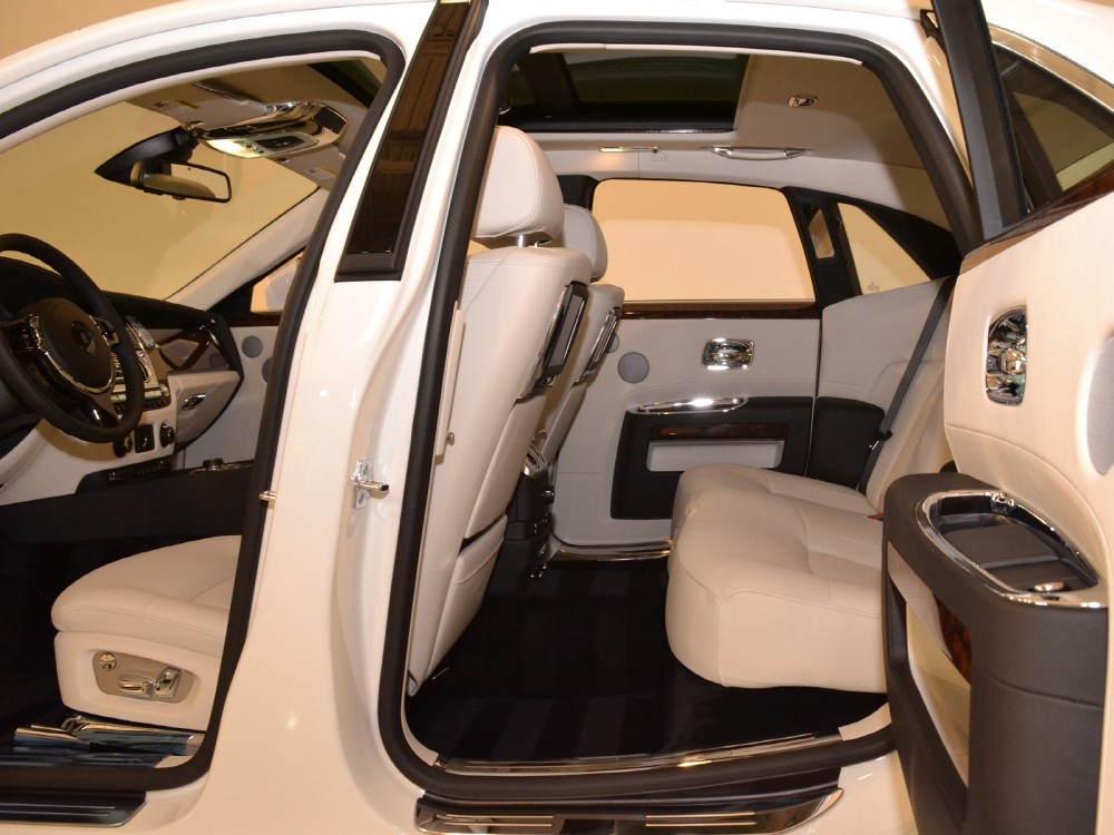 2012 Rolls-Royce Ghost Image 16