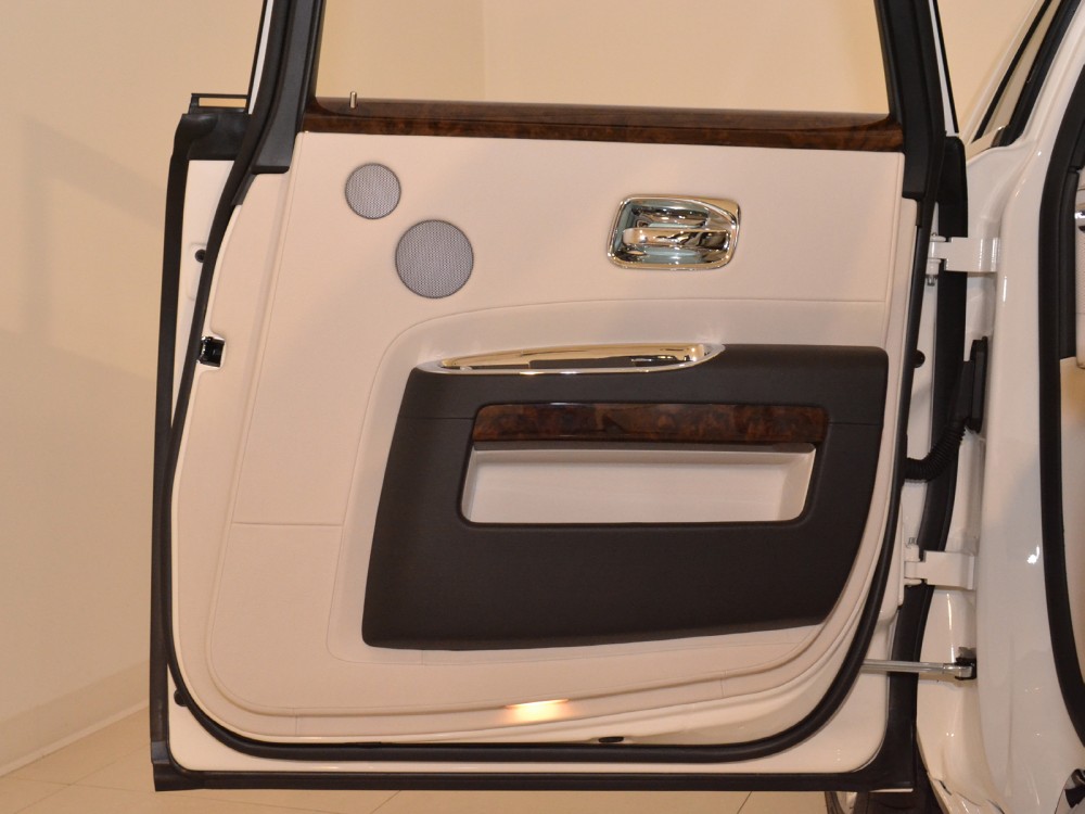 2012 Rolls-Royce Ghost Image 26