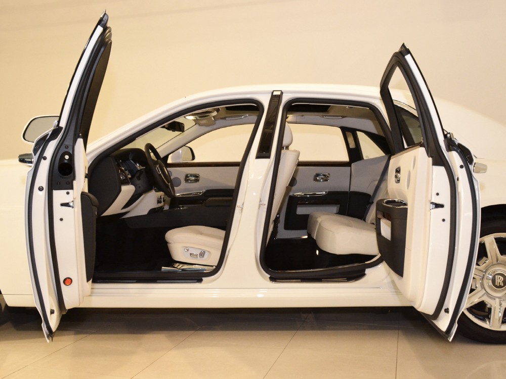 2012 Rolls-Royce Ghost Image 28