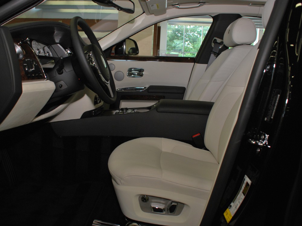2012 Rolls-Royce Ghost Image 13